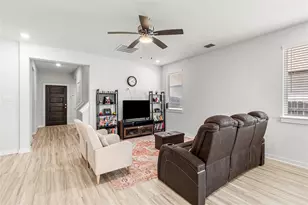 221 Banff Dr, Kyle, TX 78640 - Photo 6