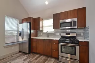 3141 E 12th St, Austin, TX 78702 - Photo 2