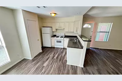 2213 Yellow Jacket Lane #B, Austin, TX 78741 - Photo 2
