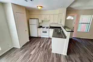 2213 Yellow Jacket Ln, Austin, TX 78741 - Photo 2