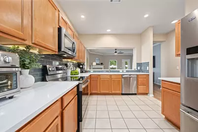 216 Hoot Owl Lane N, Leander, TX 78641 - Photo 4
