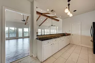 634 Broken Hills Dr, Horseshoe Bay, TX 78657 - Photo 14
