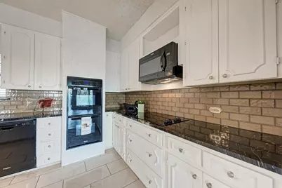 634 Broken Hills Drive, Horseshoe Bay, TX 78657 - Photo 6