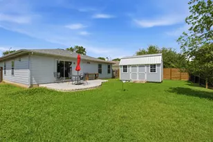 718 Blair Ave, Bastrop, TX 78602 - Photo 28
