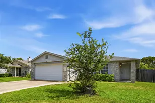 718 Blair Ave, Bastrop, TX 78602 - Photo 2