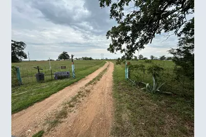 136 Fm 2239 Road, Paige, TX 78659 - Photo 16