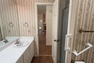 728 W San Antonio St, Lockhart, TX 78644 - Photo 12