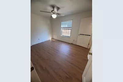 728 W San Antonio Street #728 B, Lockhart, TX 78644 - Photo 8