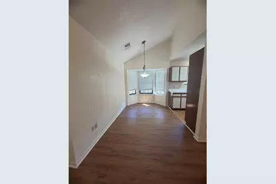 728 W San Antonio Street #728 B, Lockhart, TX 78644 - Photo 4