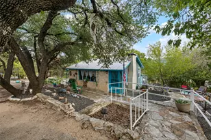 18307 E Lakeview Dr, Jonestown, TX 78645 - Photo 2