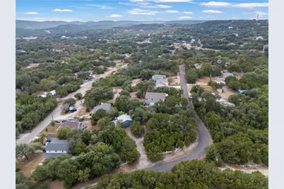 18307 E Lakeview Drive, Jonestown, TX 78645 - Photo 36
