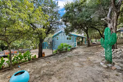 18307 E Lakeview Drive, Jonestown, TX 78645 - Photo 2