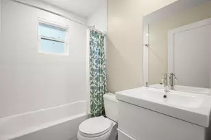 1705 E 14th St, Austin, TX 78702 - Photo 14