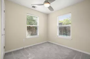 1705 E 14th St, Austin, TX 78702 - Photo 16