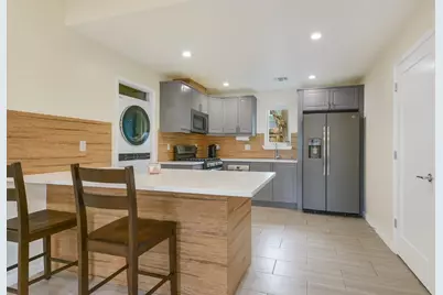 1705 E 14th Street #B, Austin, TX 78702 - Photo 2