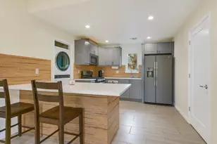 1705 E 14th St, Austin, TX 78702 - Photo 2