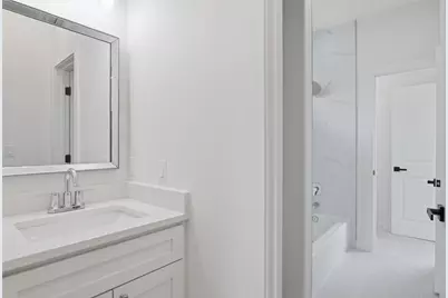 504 Walker Street, Smithville, TX 78957 - Photo 24