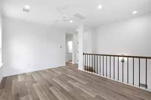 504 Walker St, Smithville, TX 78957 - Photo 20