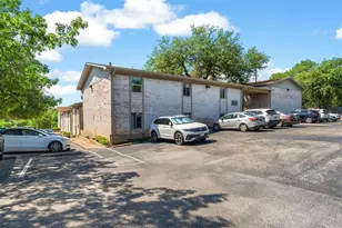 1304 Summit St, Austin, TX 78741 - Photo 2