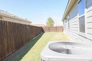 108 Circle Wy, Jarrell, TX 76537 - Photo 36