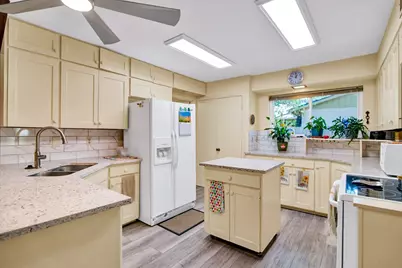 97 W Mimosa Circle, San Marcos, TX 78666 - Photo 16