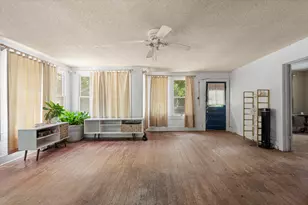 304 W 42nd St, Austin, TX 78751 - Photo 2
