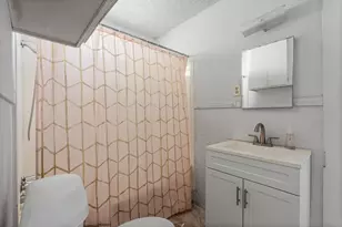 304 W 42nd St, Austin, TX 78751 - Photo 12