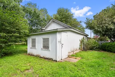 513 N Avenue F, Elgin, TX 78621 - Photo 6