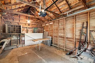 513 N Ave F, Elgin, TX 78621 - Photo 8