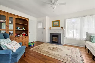 513 N Ave F, Elgin, TX 78621 - Photo 10