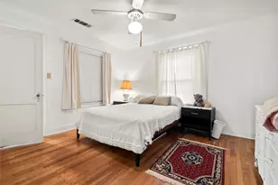 513 N Ave F, Elgin, TX 78621 - Photo 20