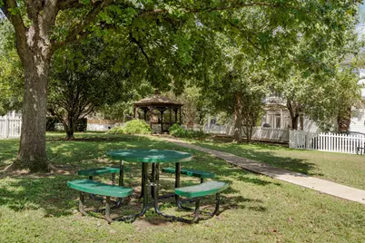2809 Kinney Oaks Court, Austin, TX 78704 - Photo 32