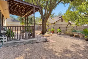 1184 Waller St, Austin, TX 78702 - Photo 16