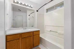 1184 Waller St, Austin, TX 78702 - Photo 10