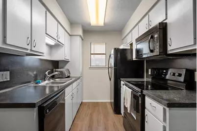 106 E 30th Street #303, Austin, TX 78705 - Photo 8