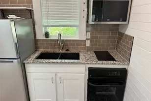 1223 1223 1/2 & 1225 S Austin Ave S, Georgetown, TX 78626 - Photo 18