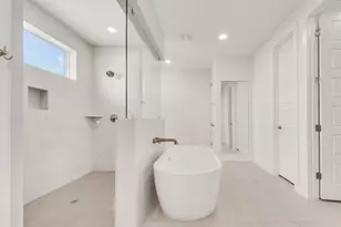 125 Pueblo Peakk Cove, Liberty Hill, TX 78642 - Photo 18