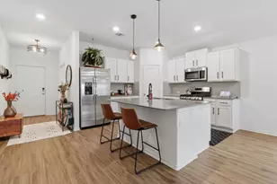 129 Esparza Dr, Bastrop, TX 78602 - Photo 6