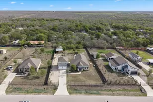 285 La Fortuna Dr, Del Valle, TX 78617 - Photo 4