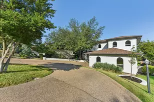 319 Hazeltine Dr, Lakeway, TX 78734 - Photo 1