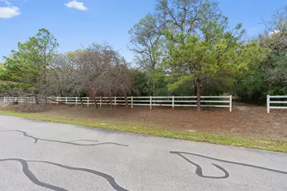 124 Kingwood Drive, Elgin, TX 78621 - Photo 2