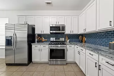1712 Lynnville Trail, Austin, TX 78727 - Photo 4