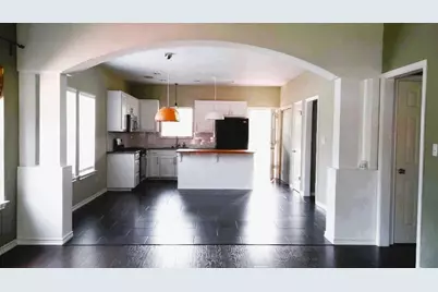 1704 S College Street, Georgetown, TX 78626 - Photo 2