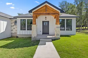 165 Nuuanu Ln, Bastrop, TX 78602 - Photo 4