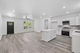 165 Nuuanu Ln, Bastrop, TX 78602 - Photo 6