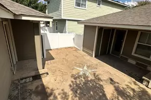 18520 Mammoth Cave Blvd, Pflugerville, TX 78660 - Photo 4