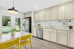 102 World of Tennis Sq, Austin, TX 78738 - Photo 14