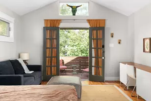 311 E 35th St, Austin, TX 78705 - Photo 22