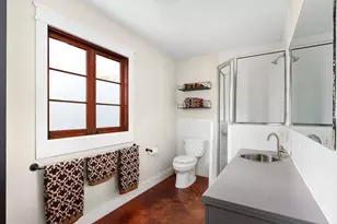 311 E 35th St, Austin, TX 78705 - Photo 20