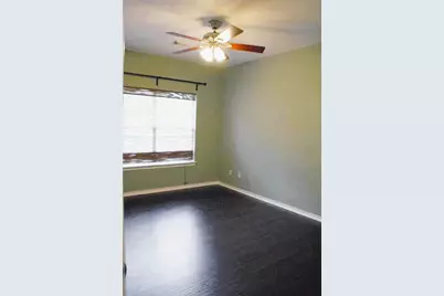 1704 S College Street, Georgetown, TX 78626 - Photo 4